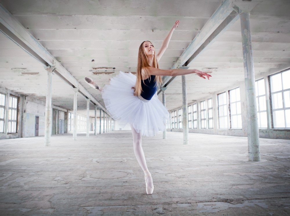 Image of a female ballet dancer